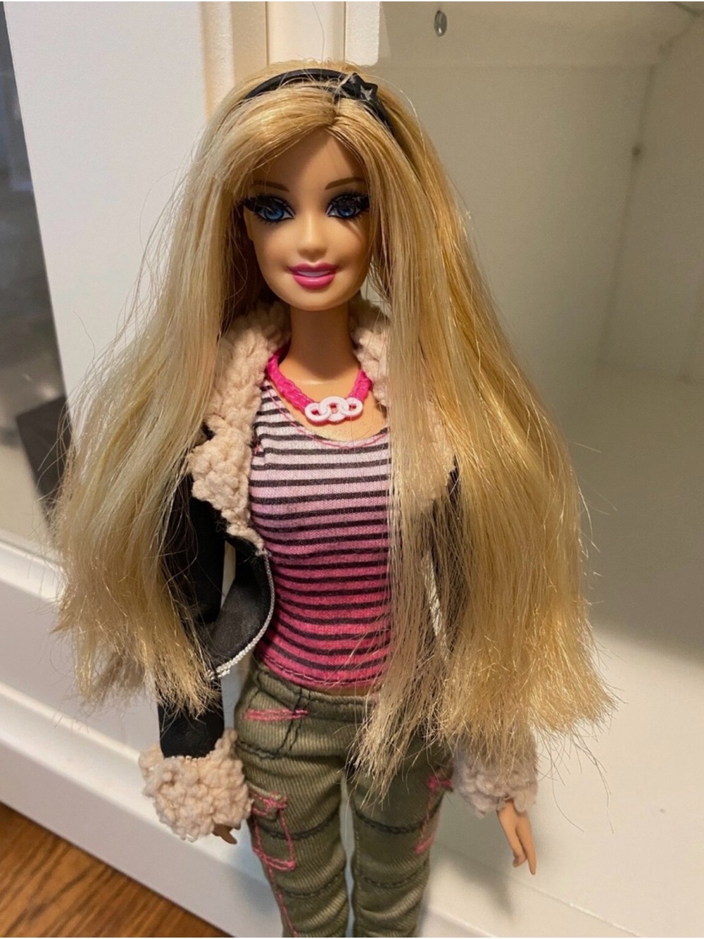 2013 Barbie Fashionista Style Doll Pre-Owned: Clothes Included, box not included - Picture 10 of 13